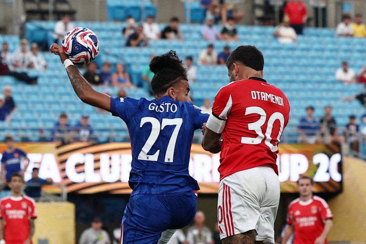 Chelsea vẫn phải trả giá vì những sai lầm ngớ ngẩn của hàng phòng ngự
