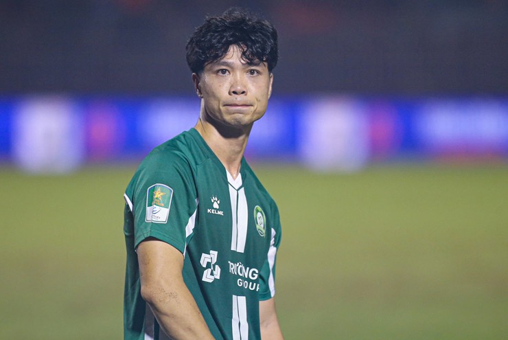 Công Phượng tuyên bố sẽ đứng dậy mạnh mẽ sau thất bại ở trận play-off dự V-League