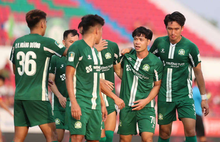 Công Phượng và đồng đội đoạt vé dự trận play-off tranh suất lên chơi V-League