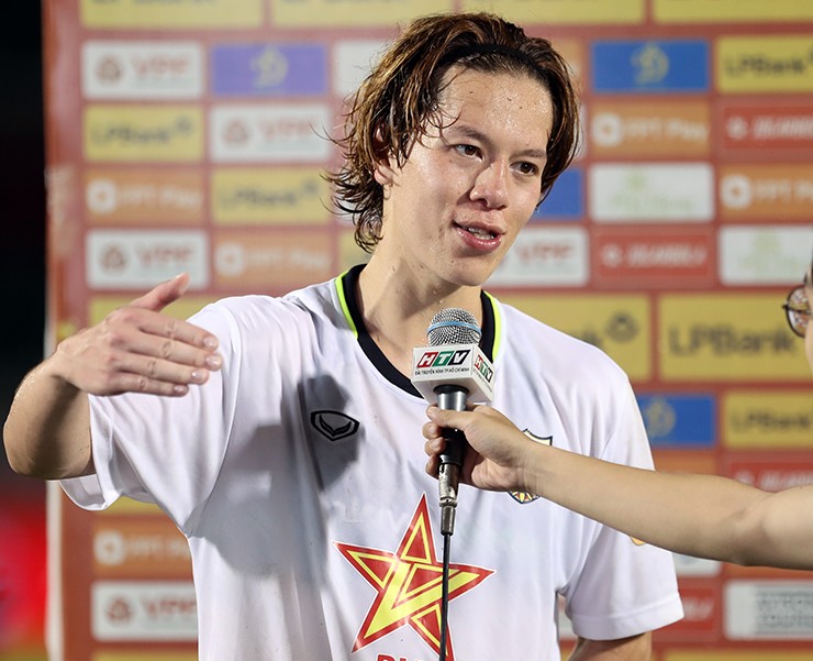 Sau đợt tập trung cùng U23 Việt Nam hồi tháng 3/2025, Viktor Lê đang có phong độ cao trong màu áo CLB Hồng Lĩnh Hà Tĩnh với 1 bàn thắng và 3 đường kiến tạo ở 3 trận đấu gần nhất.