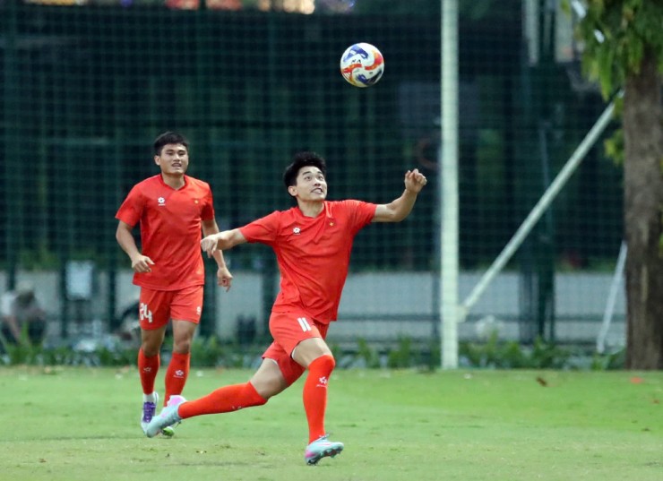 Theo ghi nhận, Đình Bắc tập khá “sung” và sẵn sàng trở lại cùng U23 Việt Nam quyết đấu U23 Campuchia.