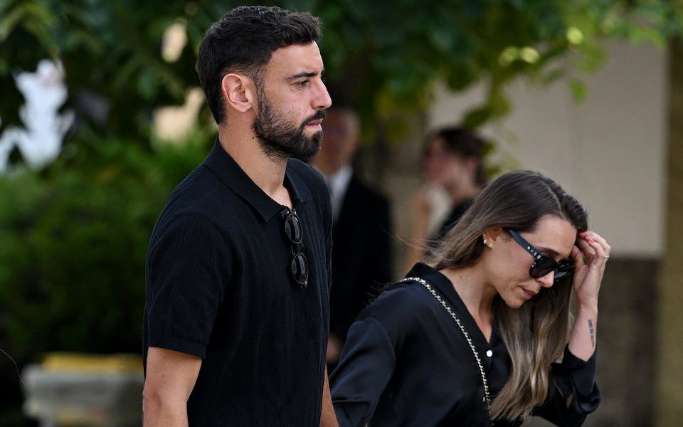 Tang lễ của Diogo Jota: Neves & Cancelo bay vội từ Mỹ để nhìn bạn thân lần cuối - 6