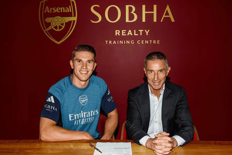 Gyokeres ra mắt Arsenal cùng giám đốc thể thao Andrea Berta