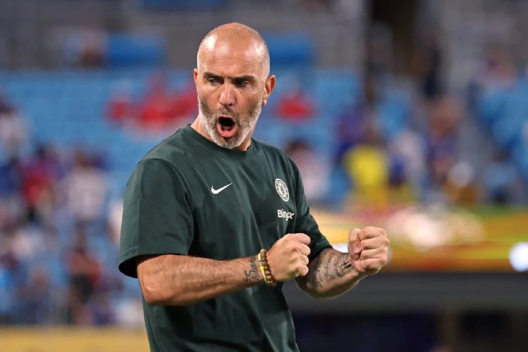 Enzo Maresca để lại dấu ấn với cách sử dụng hai hậu vệ cánh