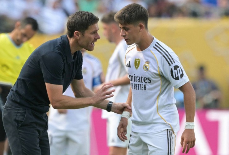 Xabi Alonso được trao toàn quyền quyết định về đội hình Real Madrid mùa tới