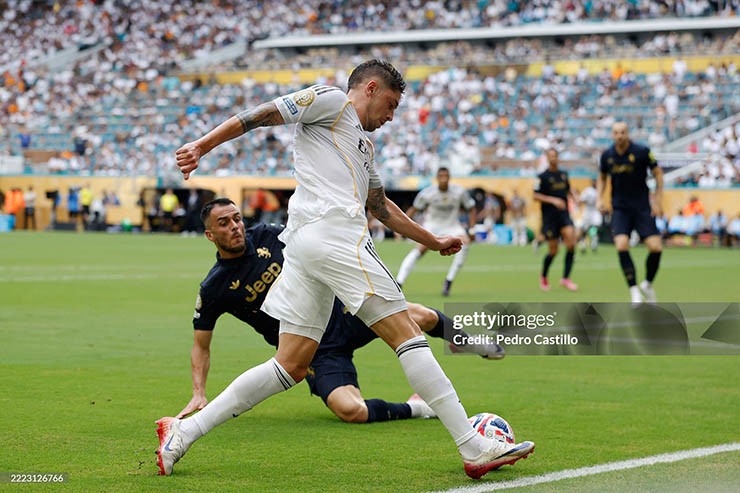 Real Madrid (áo trắng) rơi vào nhánh đấu khó