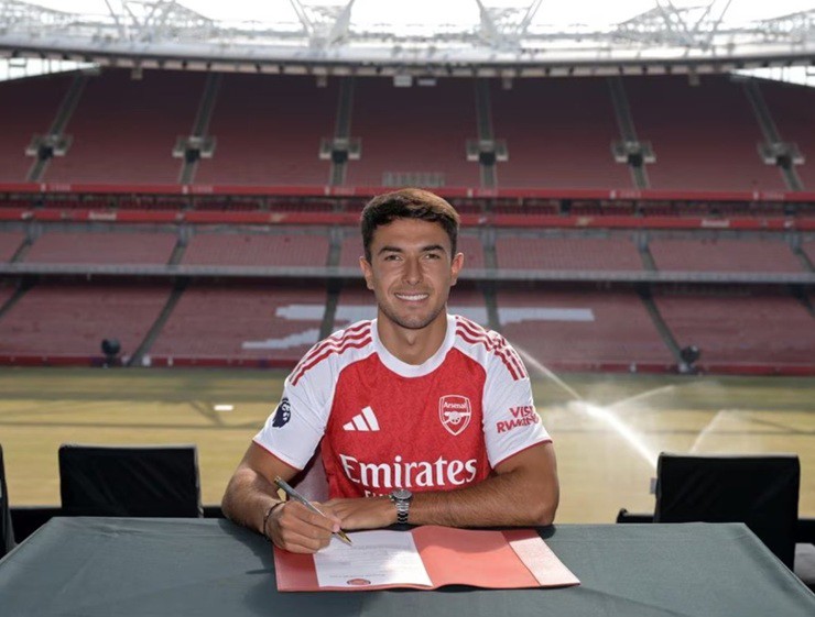 Zubimendi đã ký hợp đồng 5 năm với Arsenal