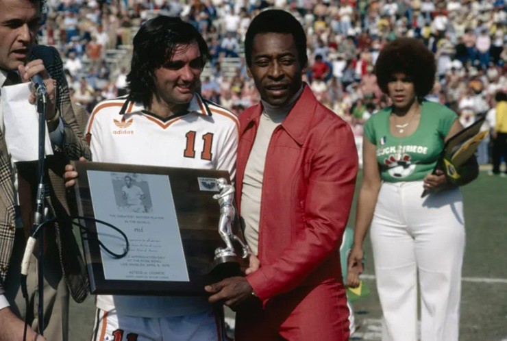 George Best và Pele khi cả hai đang chơi bóng ở Mỹ