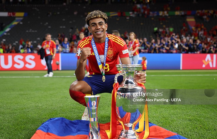 Lamine Yamal cùng ĐT Tây Ban Nha vô địch Euro 2024