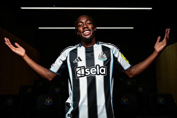 Elanga chính thức gia nhập Newcastle với giá 55 triệu bảng