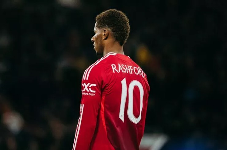 Rashford sẽ phải chấp nhận giảm 40% lương nếu muốn tới chơi cho Barcelona