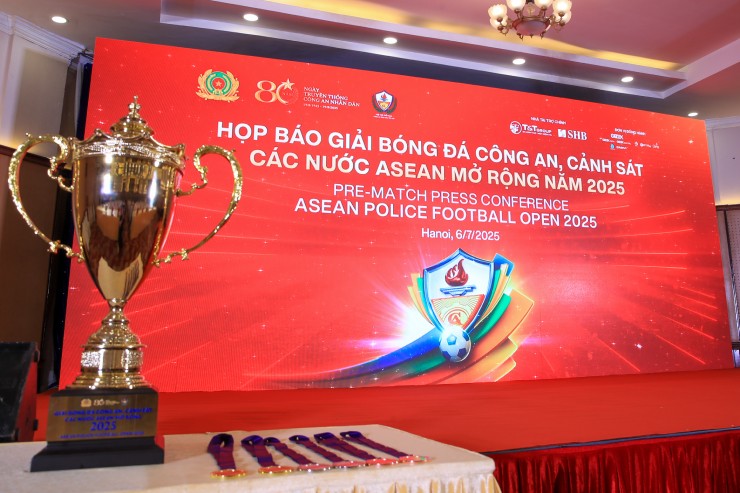 Chiếc cúp mà nhiều đội bóng muốn nắm giữ 