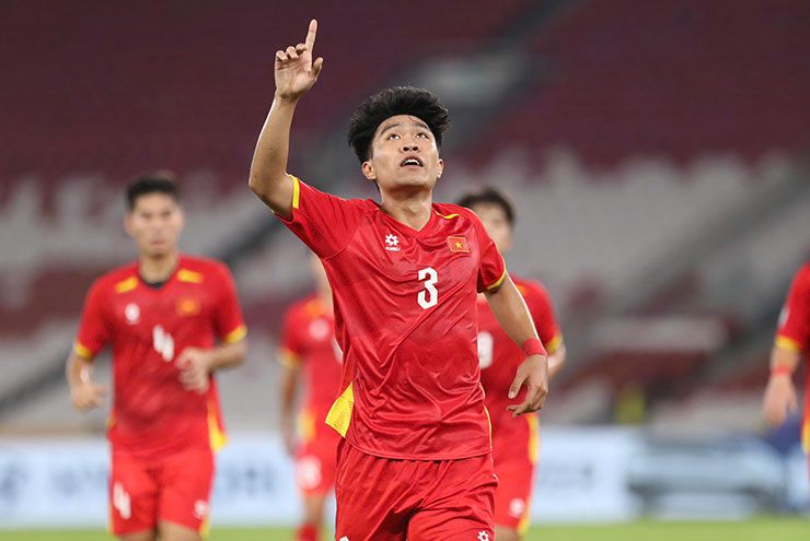 Lý Đức lập công cho U23 Việt Nam từ quả phạt góc của Văn Khang