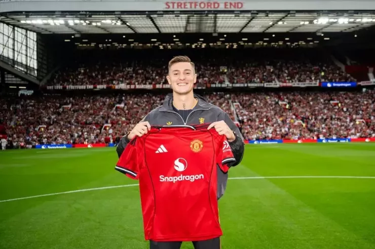 MU làm tổn thương Barcelona với thương vụ chiêu mộ Sesko cho thấy sức hút lớn của mình. ẢNH: MANCHESTER UNITED