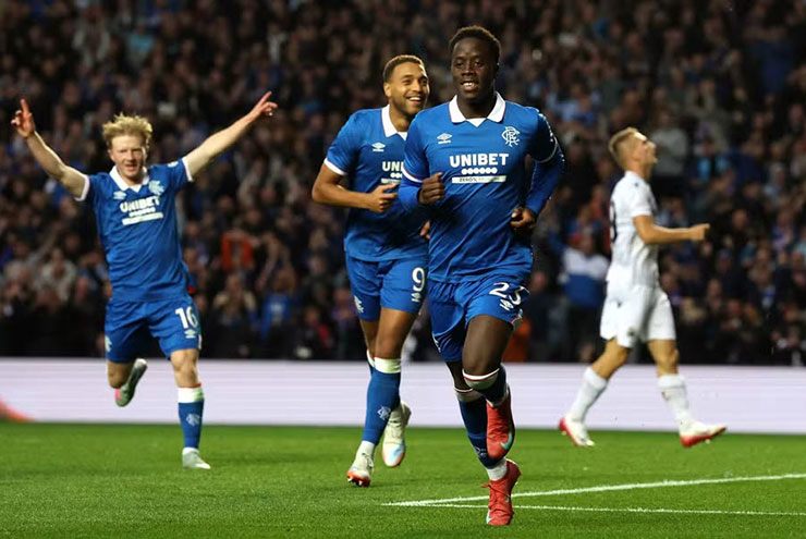 Gassama ghi cú đúp giúp Rangers thắng đậm ở lượt đi trước Plzen