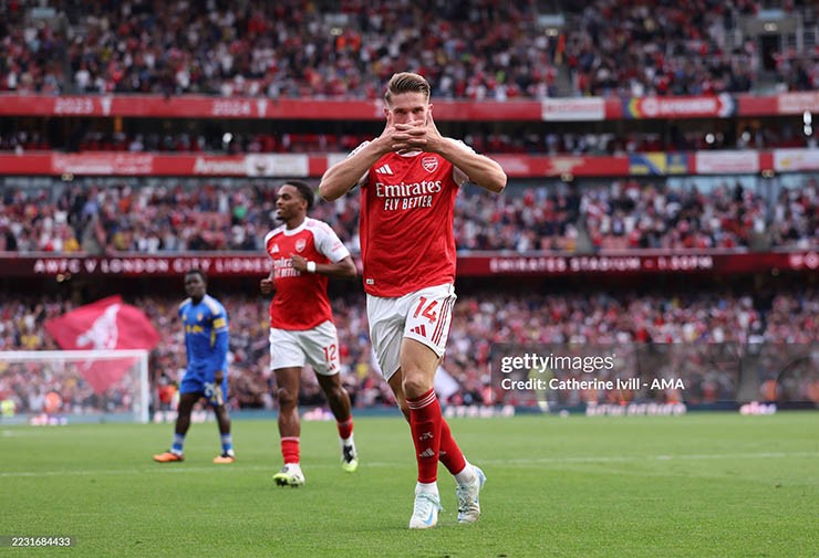Gyokeres lập cú đúp vào lưới Leeds