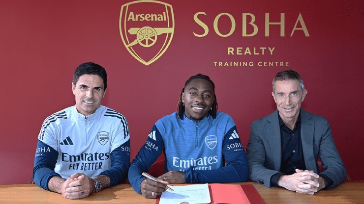 Arsenal công bố bản hợp đồng Eze