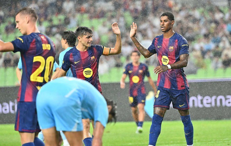 Rashford dần&nbsp;hòa nhập vào lối chơi của Barcelona