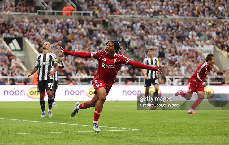 Trận Newcastle - Liverpool bị kêu gọi điều tra vì điều chưa từng có 15 năm qua - 1