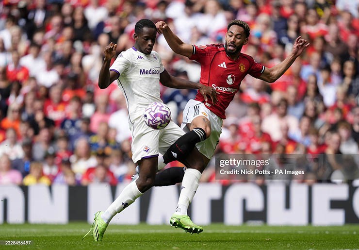 MU so tài Fiorentina: "Bom tấn" Mbeumo - Matheus Cunha thi đấu ra sao? - 15