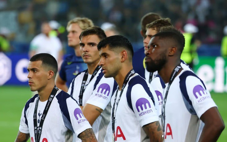 Tottenham đánh rơi chiến thắng ngay trước ngưỡng cửa vinh quang