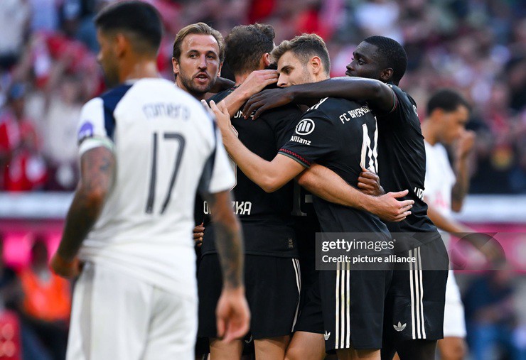 Bayern Munich "vùi dập" Tottenham