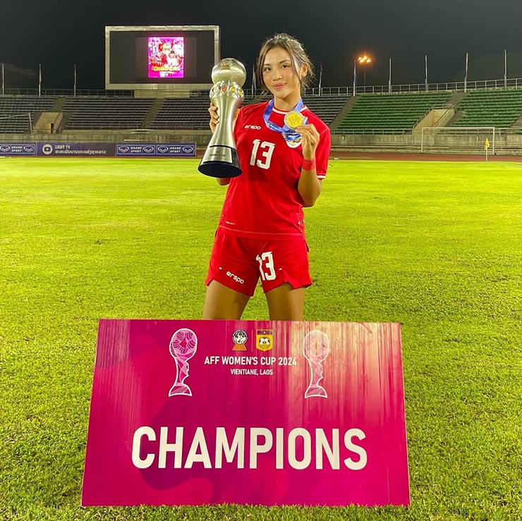 Nữ thủ quân ĐT Indonesia xinh như hoa hậu, chờ đọ sắc Hoàng Loan & Thanh Nhã - 2