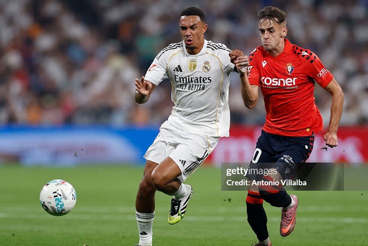 Alexander-Arnold không để lại nhiều dấu ấn trong ngày đá trận đầu tiên ở La Liga