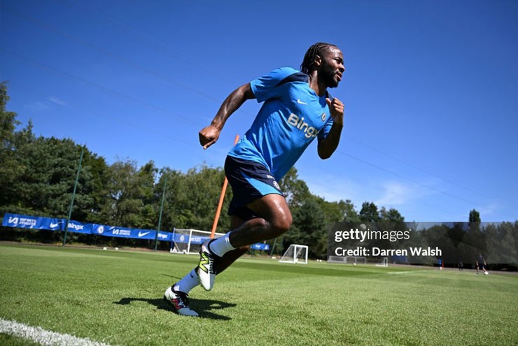 Sterling không có tương lai ở Chelsea