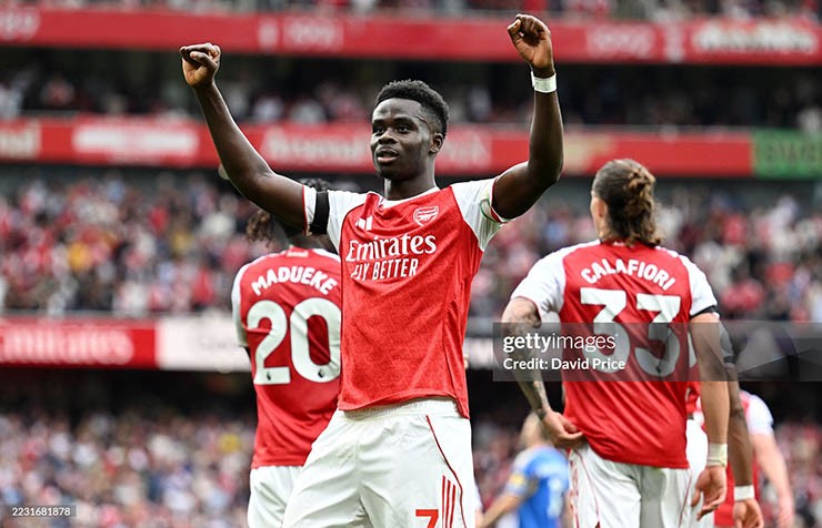 Arsenal thắng đậm Leeds, dẫn đầu Ngoại hạng Anh