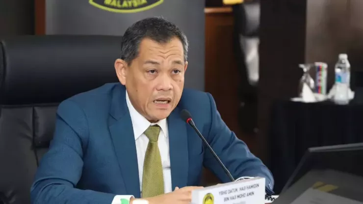 Chủ tịch danh dự Hamidin Mohd Amin cùng phái đoàn của FAM sẽ sang tận Thụy Sĩ mong gặp gỡ Chủ tịch FIFA để "giải oan". Ảnh: NST.