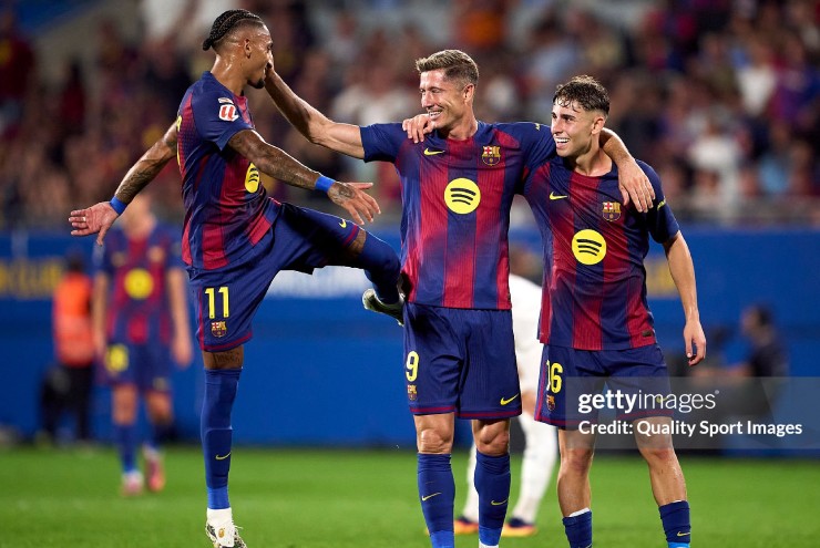 Raphinha, Lewandowksi, Fermin Lopez mỗi người có một cú đúp