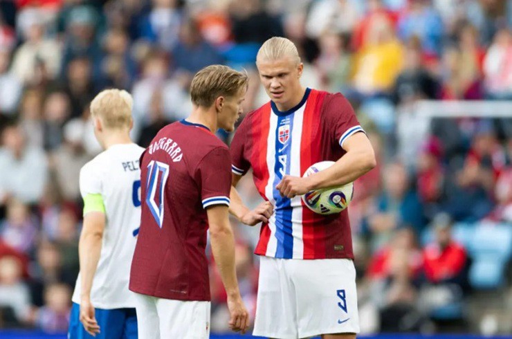 Haaland và Odegaard được kỳ vọng giúp tuyển Na Uy giành vé dự giải đấu lớn đầu tiên kể từ EURO 2000