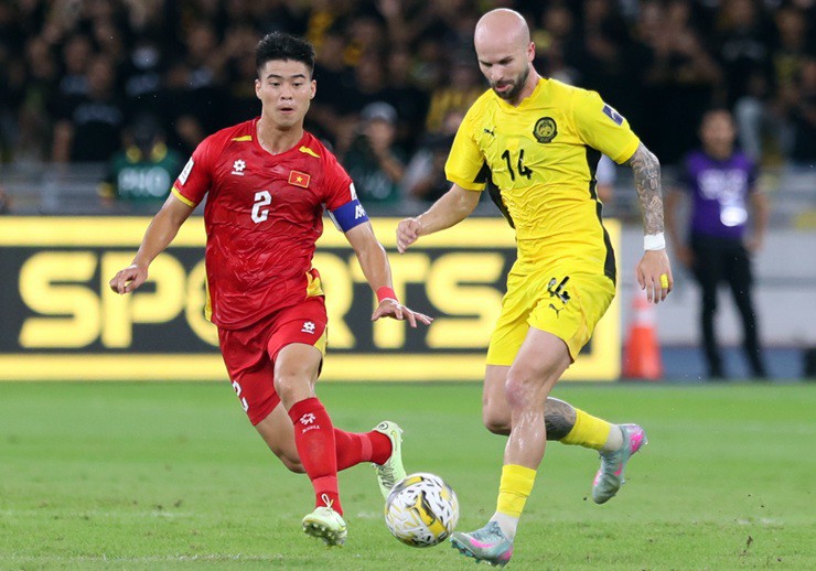 Joao Figueiredo (số 14) là 1 trong 7 cầu thủ nhập tịch của Malaysia nhận án phạt từ FIFA