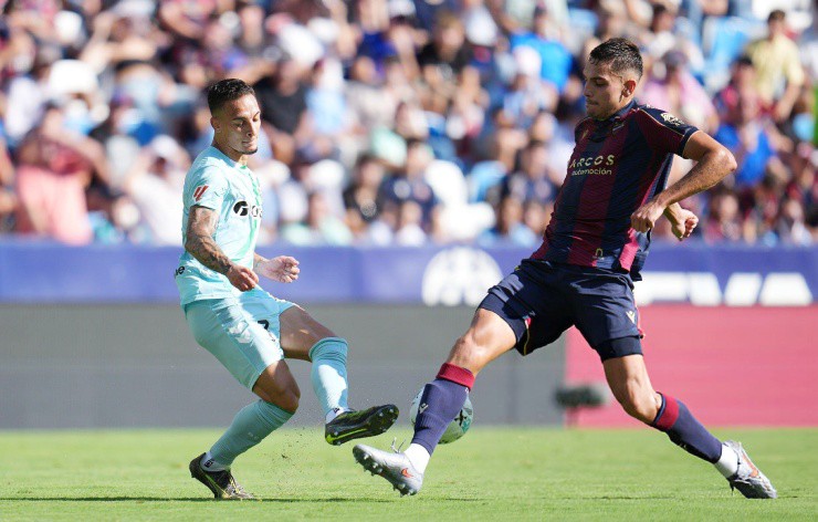 Antony và Betis hòa kịch tính sau khi bị dẫn 0-2