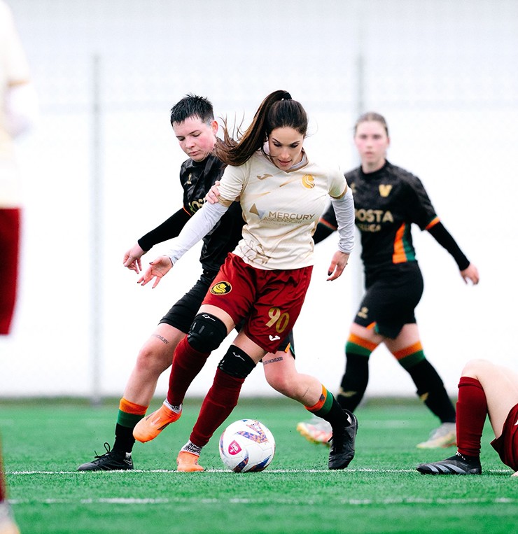 Agata Isabella thi đấu trong màu áo Venezia FC Women