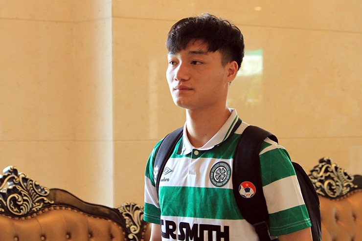 Chiều ngày 4/10, ĐT Việt Nam chính thức bước vào đợt tập trung FIFA Days tháng 10/2025, chuẩn bị cho 2 cuộc đối đầu với ĐT Nepal ở vòng loại Asian Cup 2027 (lượt đi trên sân Gò Đậu ngày 9/10, lượt về trên sân Thống Nhất ngày 14/10). 