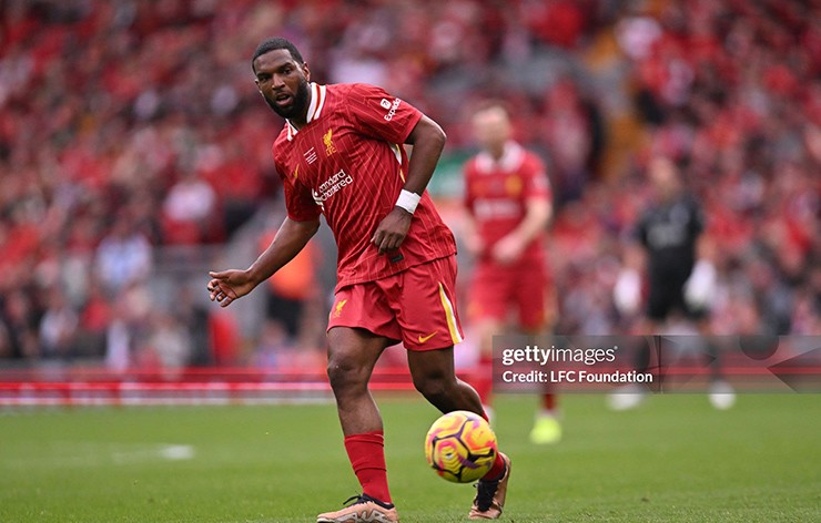 Ryan Babel&nbsp;tỏa sáng giúp huyền thoại Liverpool đánh bại Chelsea