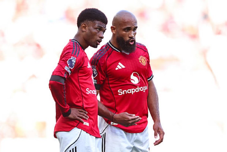 Diallo (trái), Mbeumo (phải) khiến&nbsp;HLV Sunderland tâm phục, khẩu phục