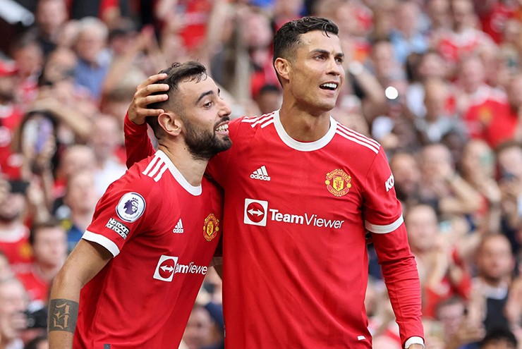 Fernandes và Ronaldo từng có thời gian ngắn khoác chung màu áo MU