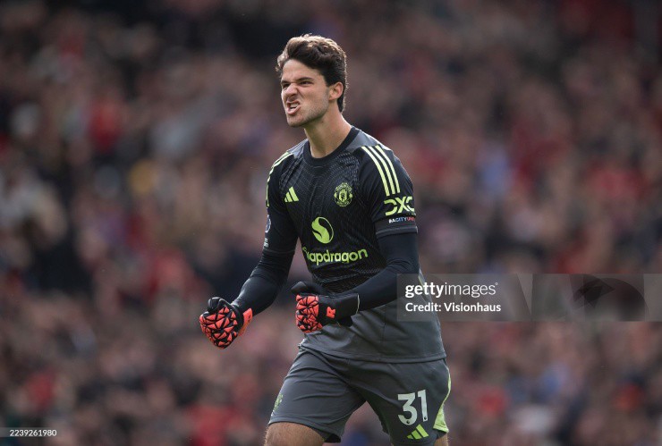 Thủ môn Lammens tỏa sáng trước Sunderland