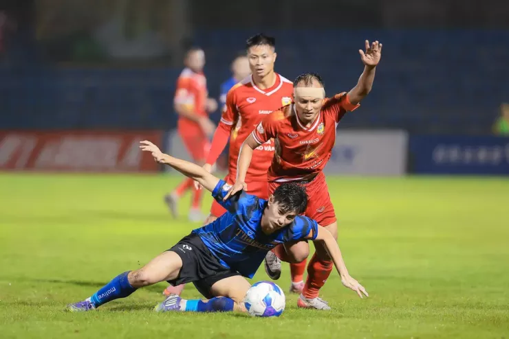 HA Gia Lai không thể chống chọi Hà Tĩnh đang có phong độ cao. Ảnh: CCT.