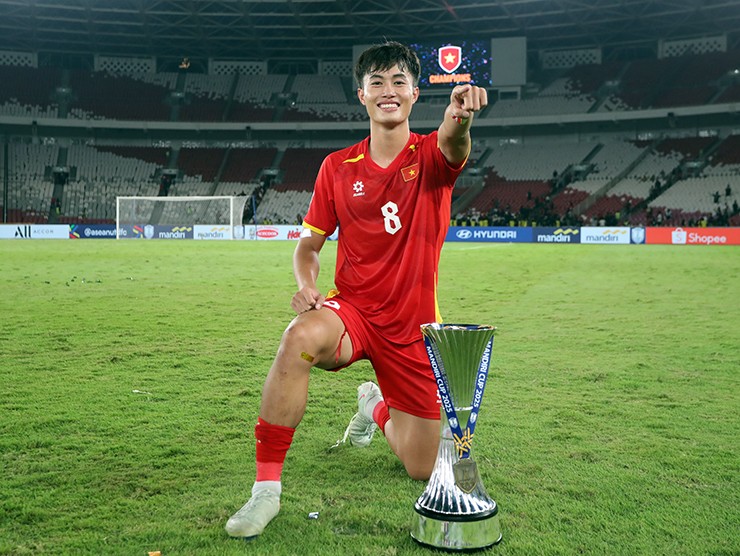 Văn Trường dính chấn thương đáng tiếc trước SEA Games 33.