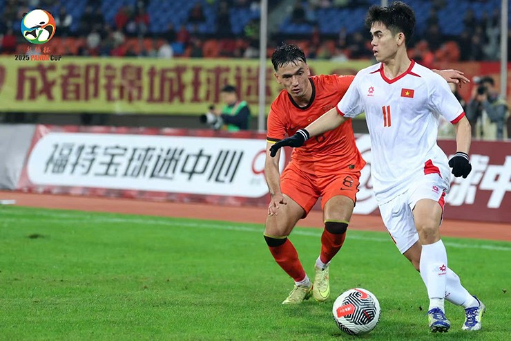 U22 Việt Nam đánh bại U22 Trung Quốc ngay trên sân khách.