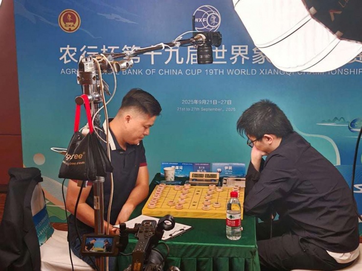 Lại Lý Huynh phá vỡ thế độc tôn của Trung Quốc ở Giải cờ tướng thế giới. Ảnh: Cục TDTT.