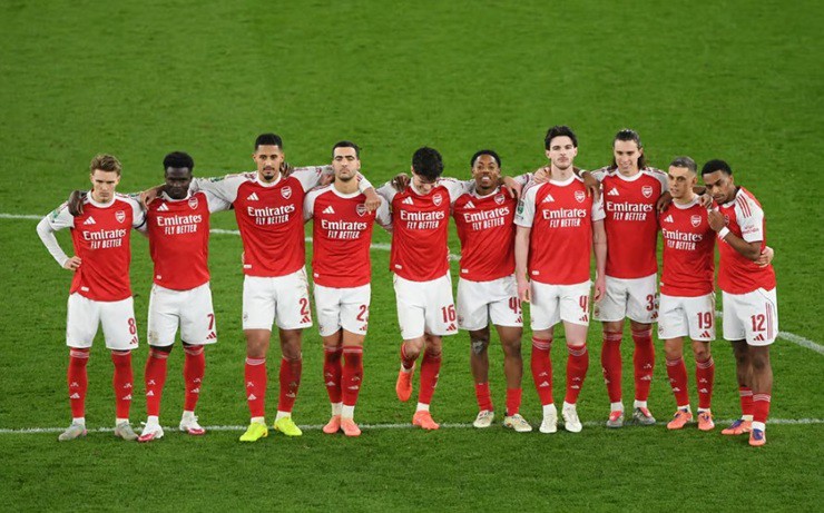 Arsenal đang&nbsp;dẫn đầu cuộc đua vô địch&nbsp;Ngoại hạng Anh