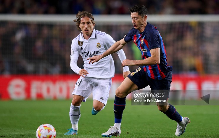 Lewandowski có thể sát cánh cùng&nbsp;Modric tại mùa giải năm sau