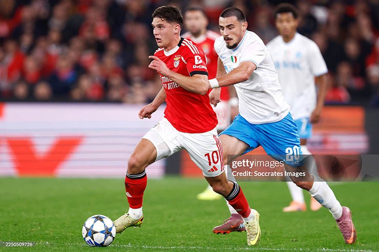Video bóng đá Benfica - Napoli: Đội Mourinho bản lĩnh, chiến quả quan trọng (Cúp C1) - 1
