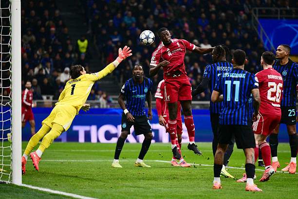 Video bóng đá Inter Milan - Liverpool: Bàn mở điểm hụt (Cúp C1) - 1