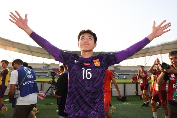 Li Hao chỉ về thứ 2 ở cuộc bầu chọn trên trang chủ AFC
